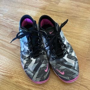 Nike shoes. 8.5 Nike free 5.0